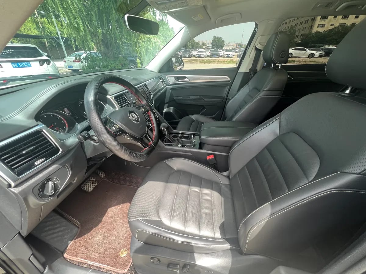 Volkswagen 2019 330TSI VI 4
