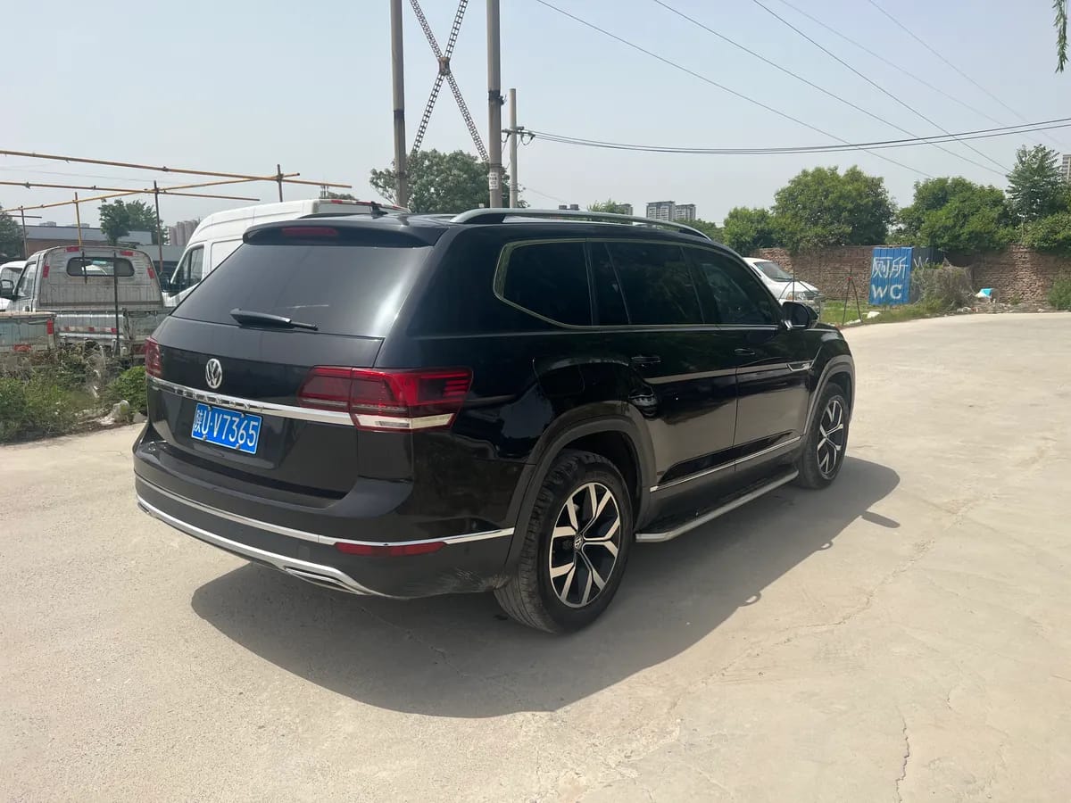 Volkswagen 2019 330TSI VI 8