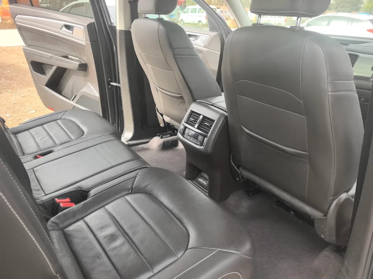 Volkswagen 2019 380TSI V 8