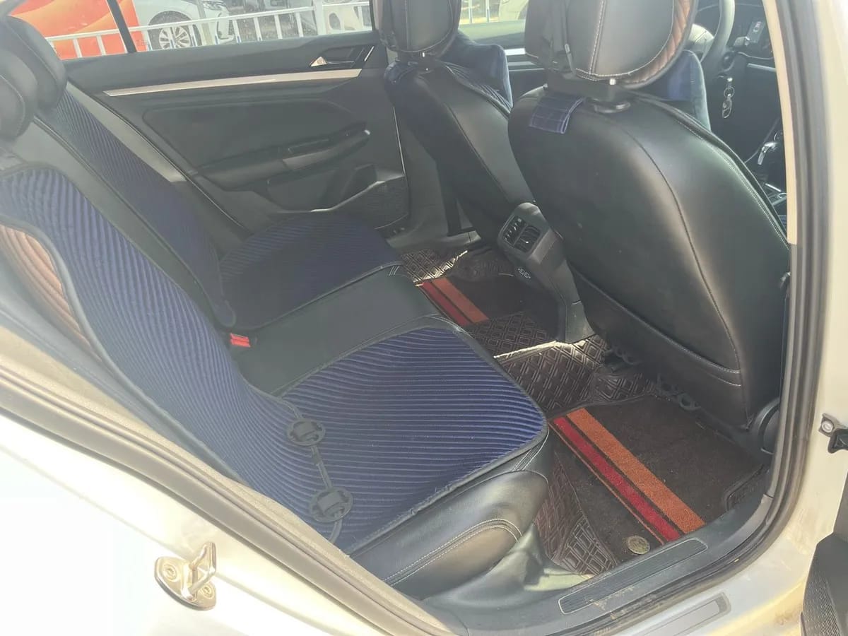 Volkswagen · 2020 6