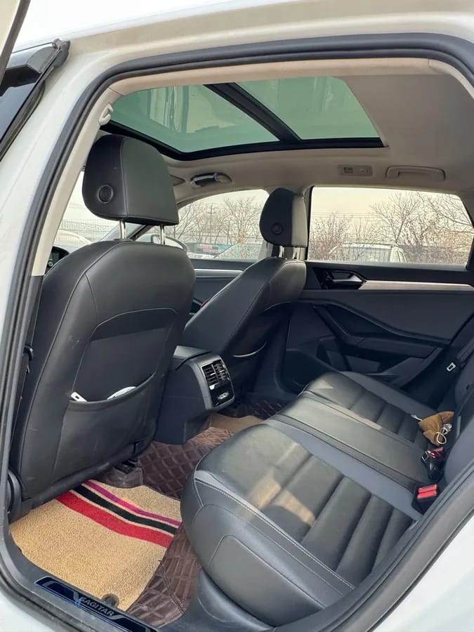 Volkswagen 2020 280TSI DSG V 8