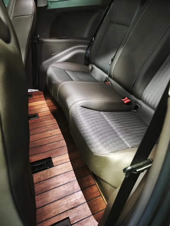 Volkswagen 2020 330TSI 10
