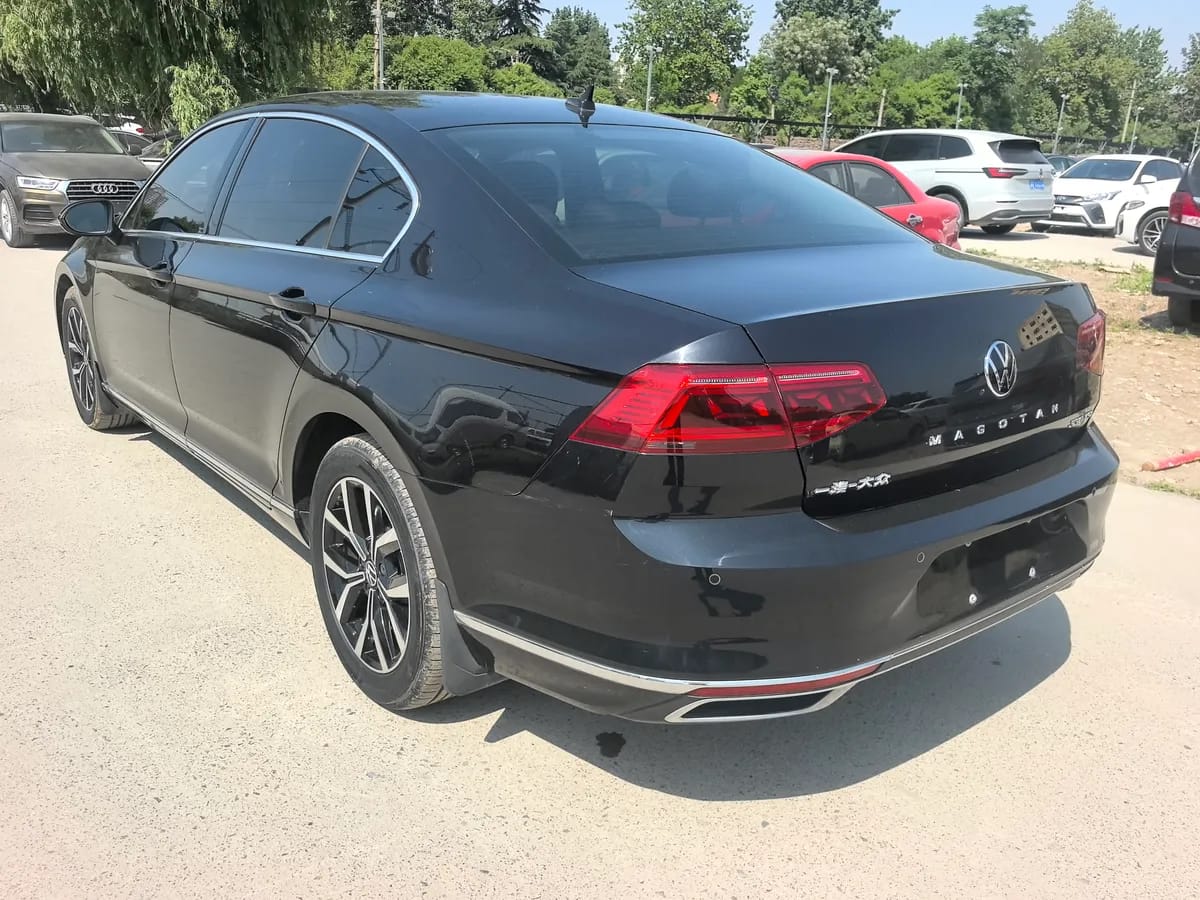 Volkswagen 2020 330TSI DSG 4