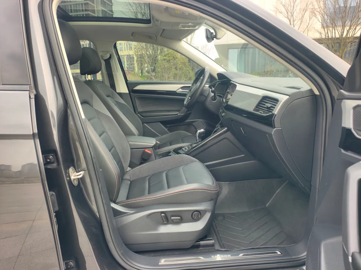 Volkswagen 2020 330TSI Pro 5