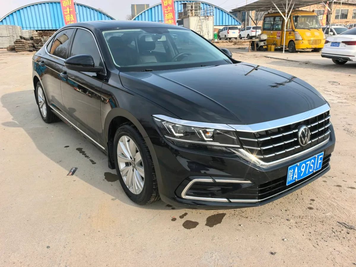 Volkswagen 2020 330TSI V 3