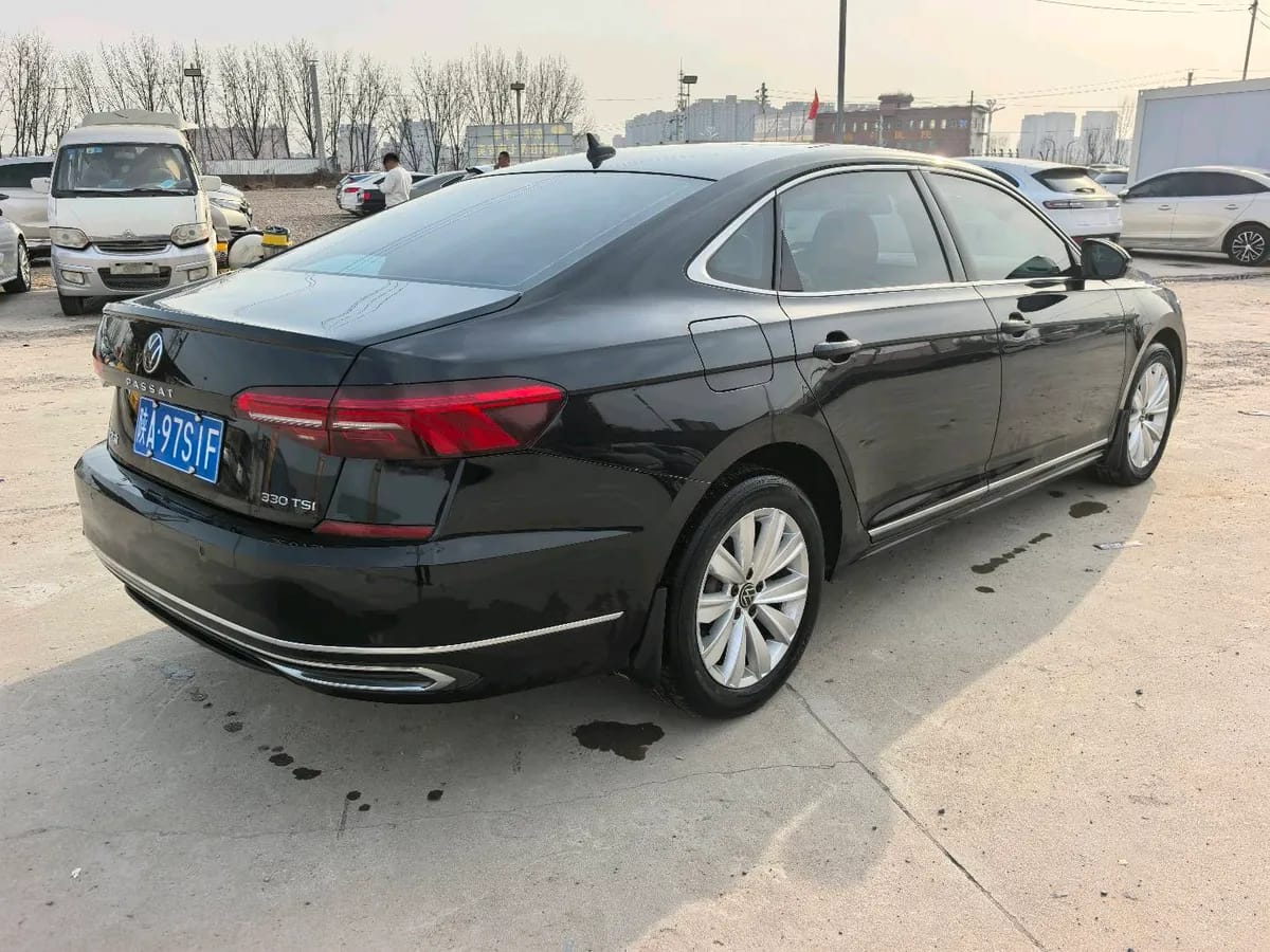 Volkswagen 2020 330TSI V 6