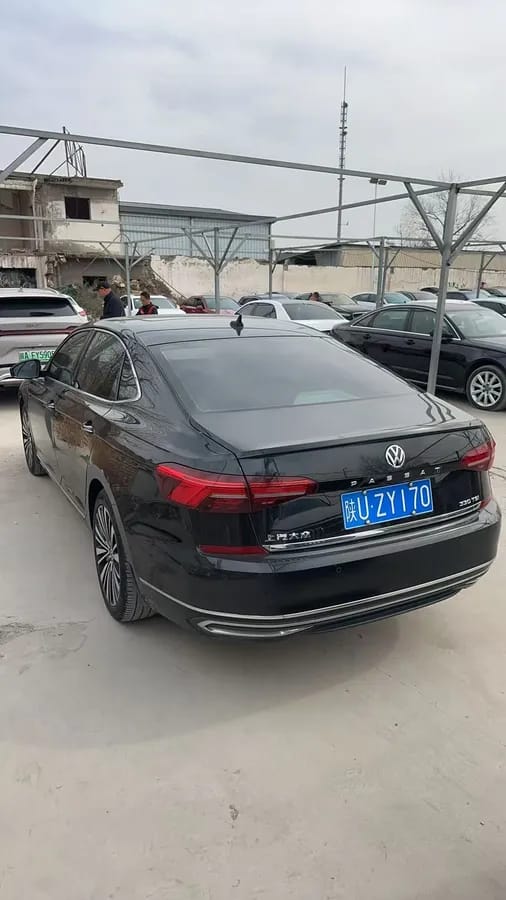 Volkswagen 2020 330TSI VI 4