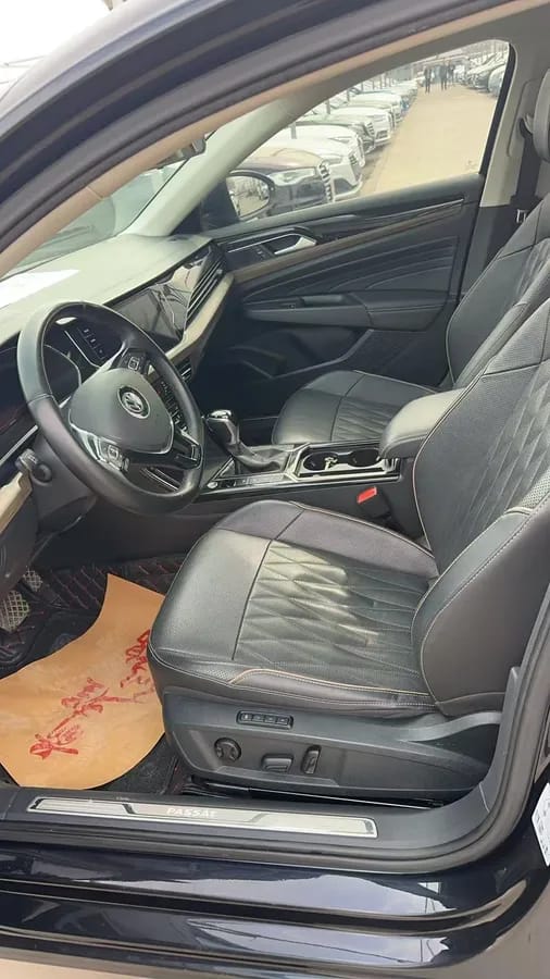 Volkswagen 2020 330TSI VI 5
