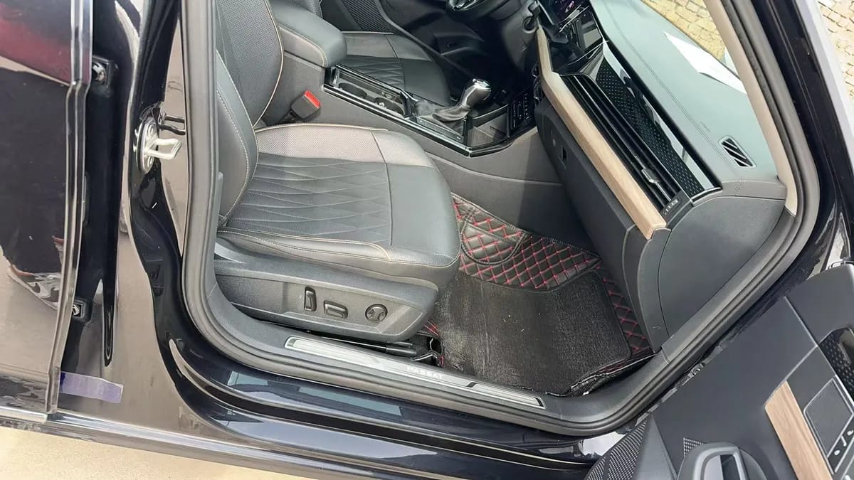 Volkswagen 2020 330TSI VI 10