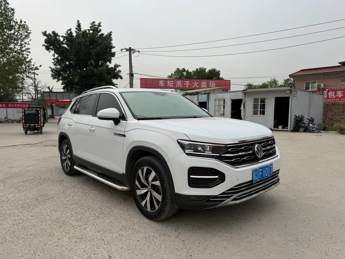 Volkswagen 2020 330TSI 3