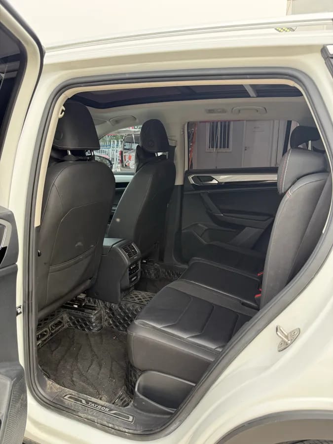 Volkswagen 2020 330TSI 7