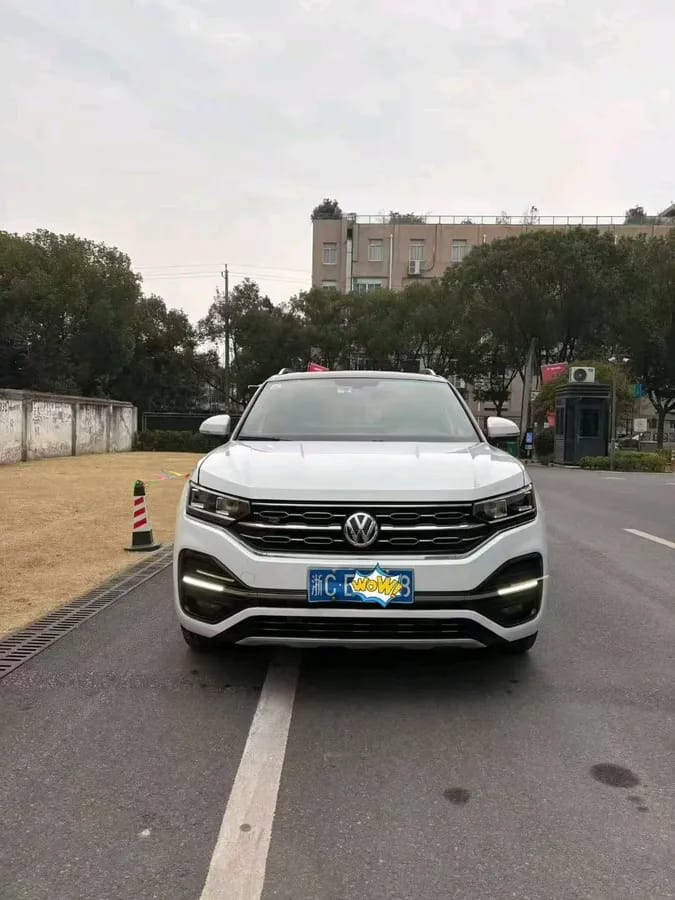 Volkswagen 2020 380TSI R-Line 2