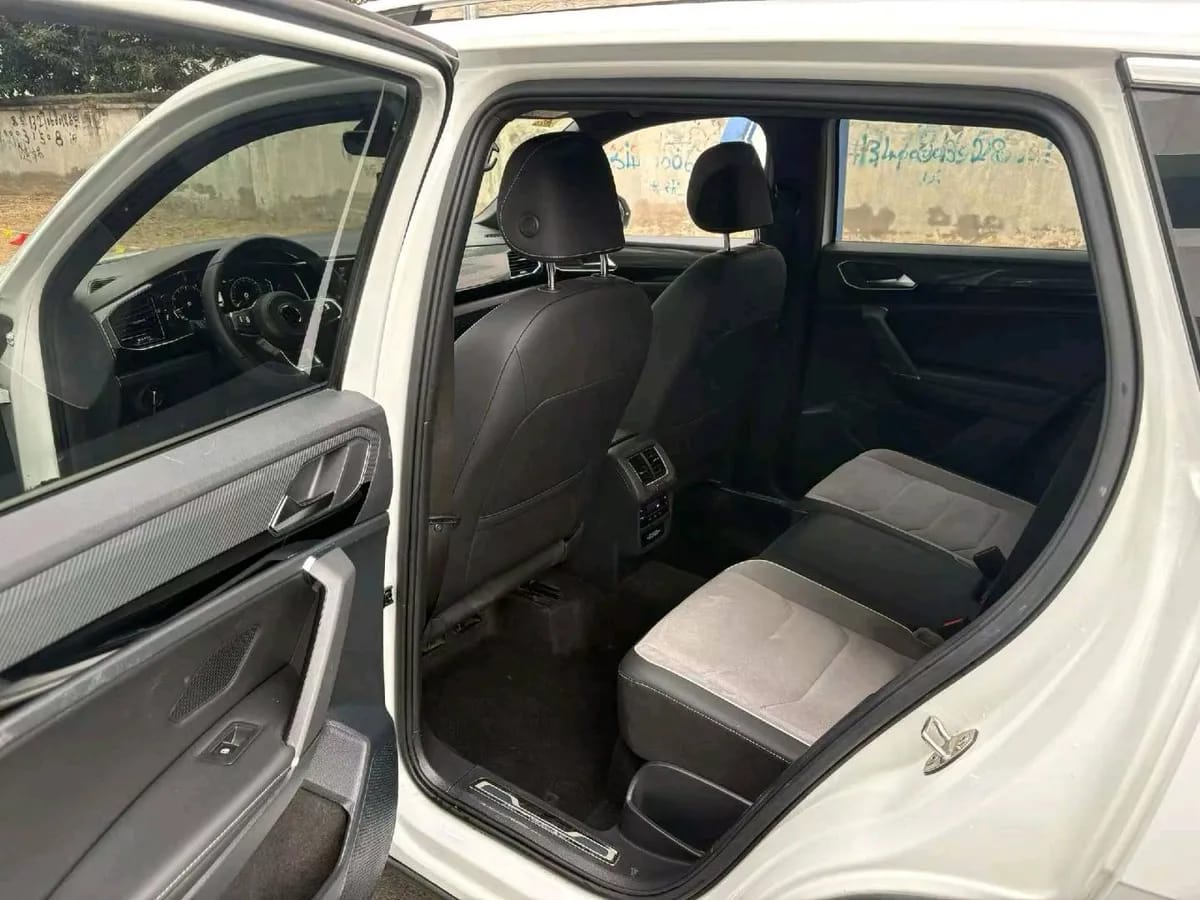 Volkswagen 2020 380TSI R-Line 6