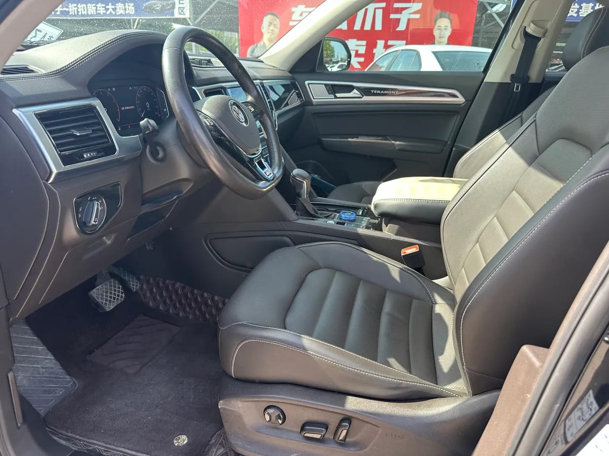 Volkswagen 2020 530 V6 VI 4
