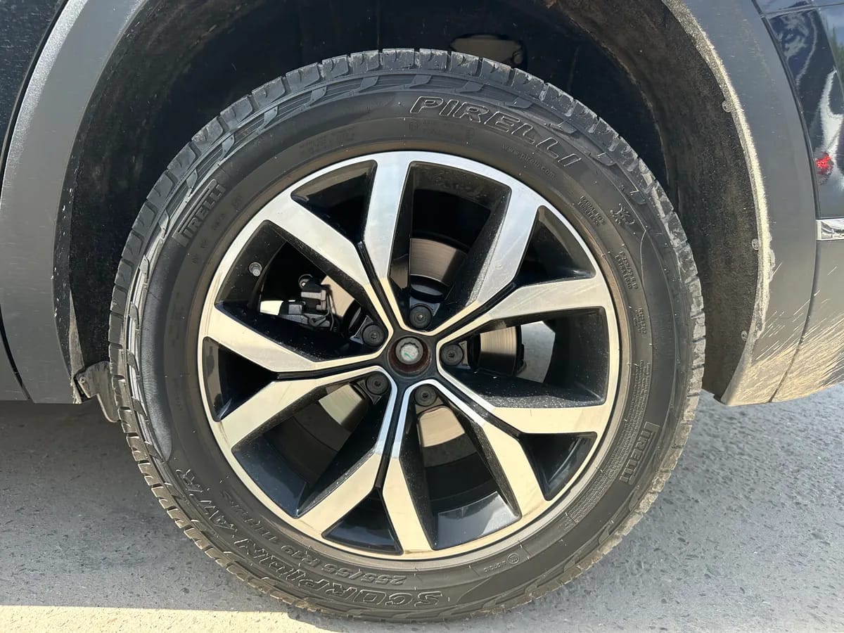 Volkswagen 2020 530 V6 VI 7