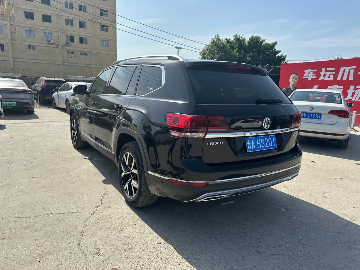 Volkswagen 2020 530 V6 VI 10