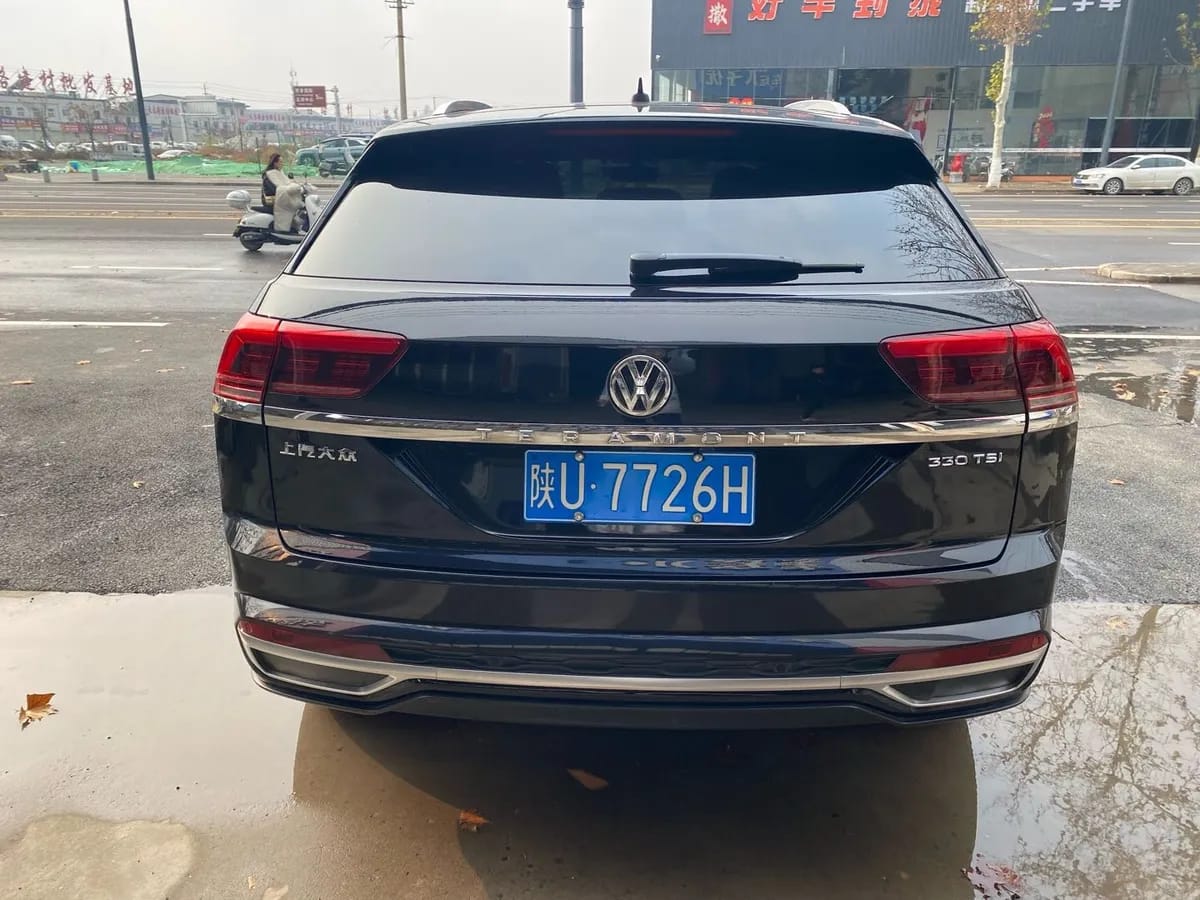 Volkswagen 2020 X 330TSI 5