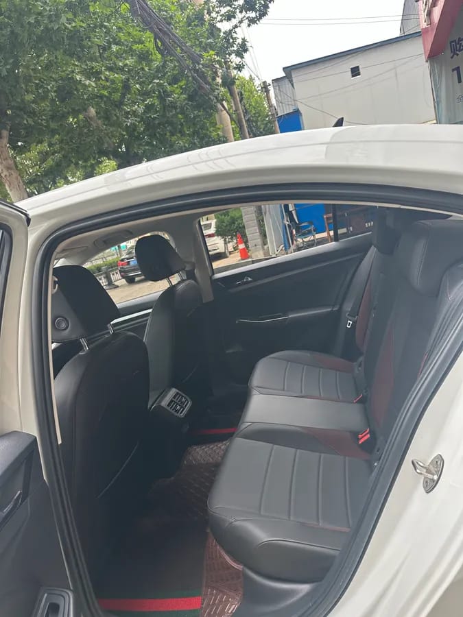 Volkswagen 2021 1.5L 8