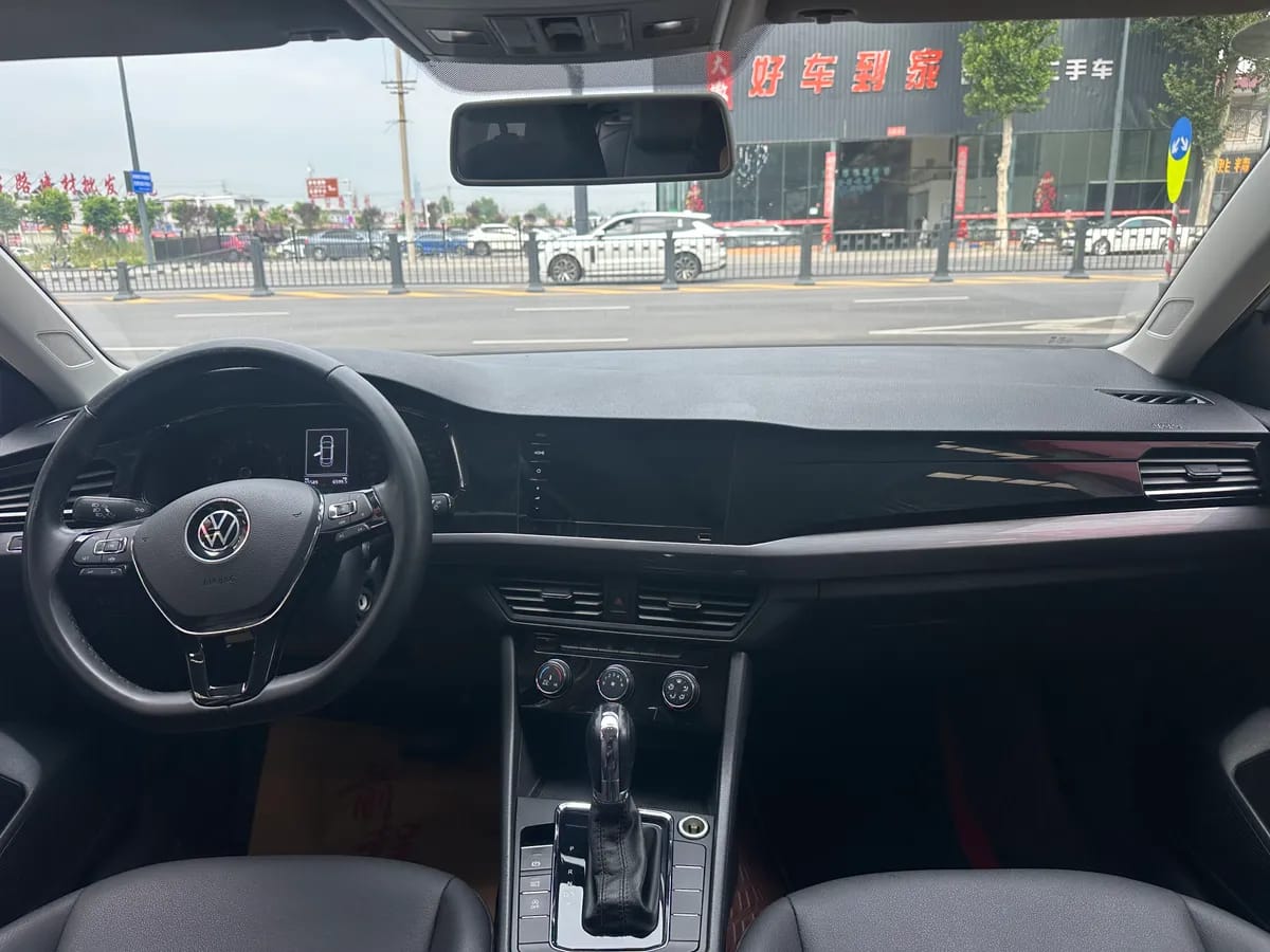 Volkswagen 2021 1.5L 9