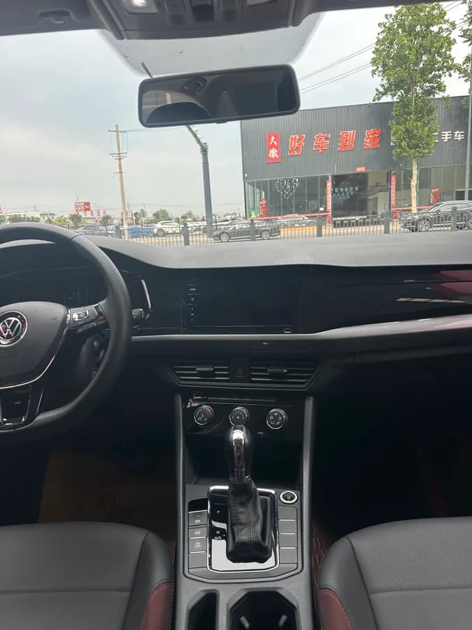 Volkswagen 2021 1.5L 10