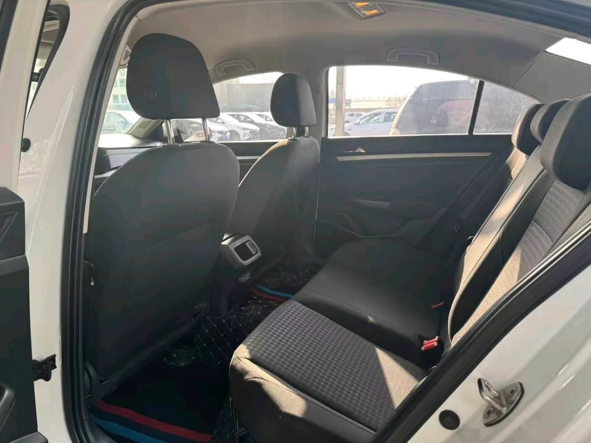 Volkswagen 2021 1.5L 8