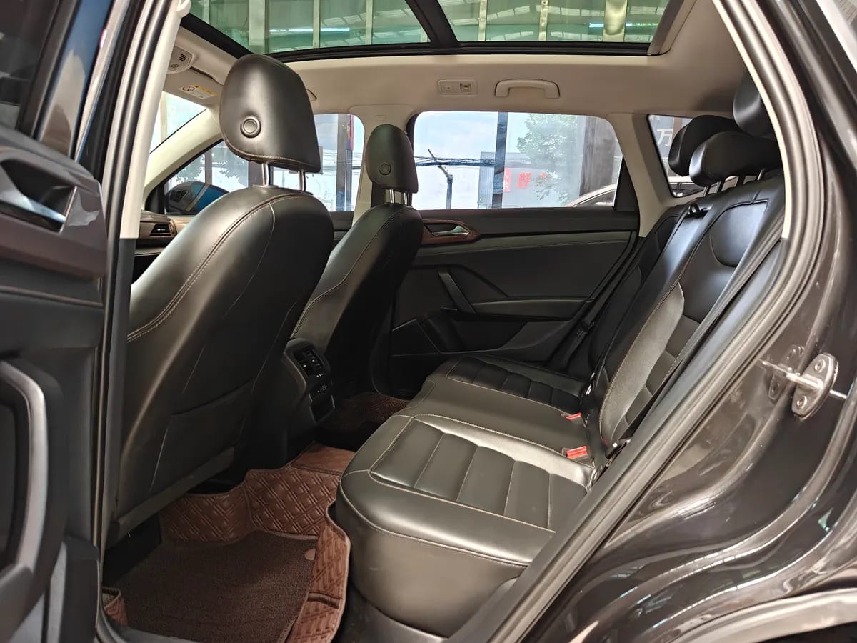 Volkswagen 2021 280TSI 6