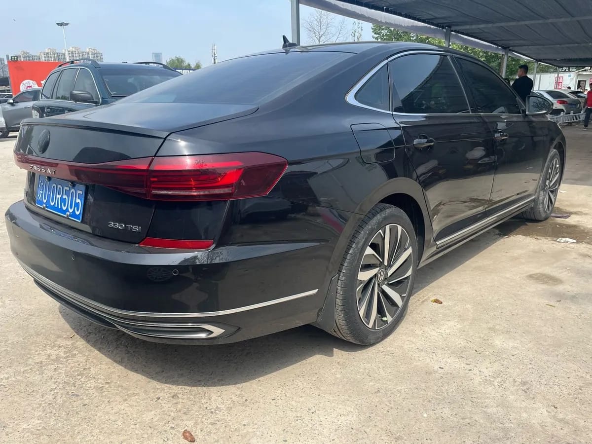 Volkswagen 2021 330TSI 4