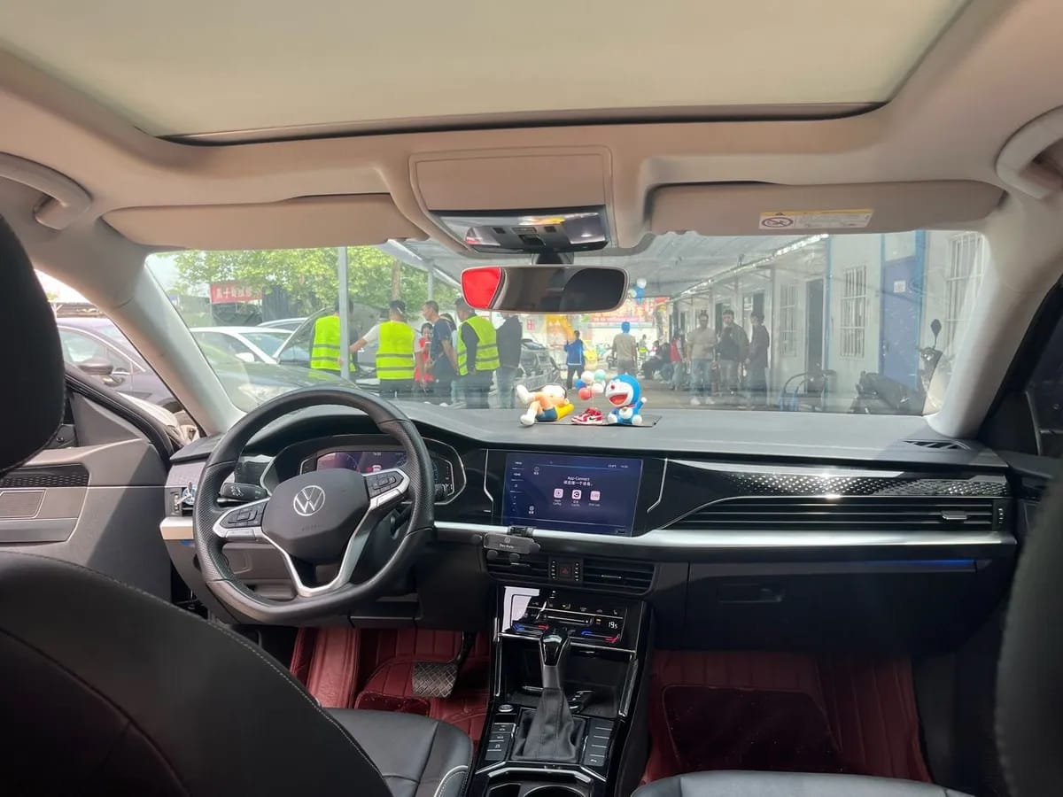 Volkswagen 2021 330TSI 8