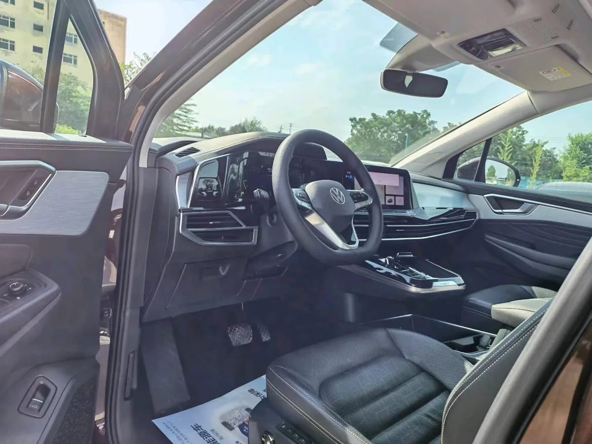 Volkswagen 2021 380TSI Pro 2