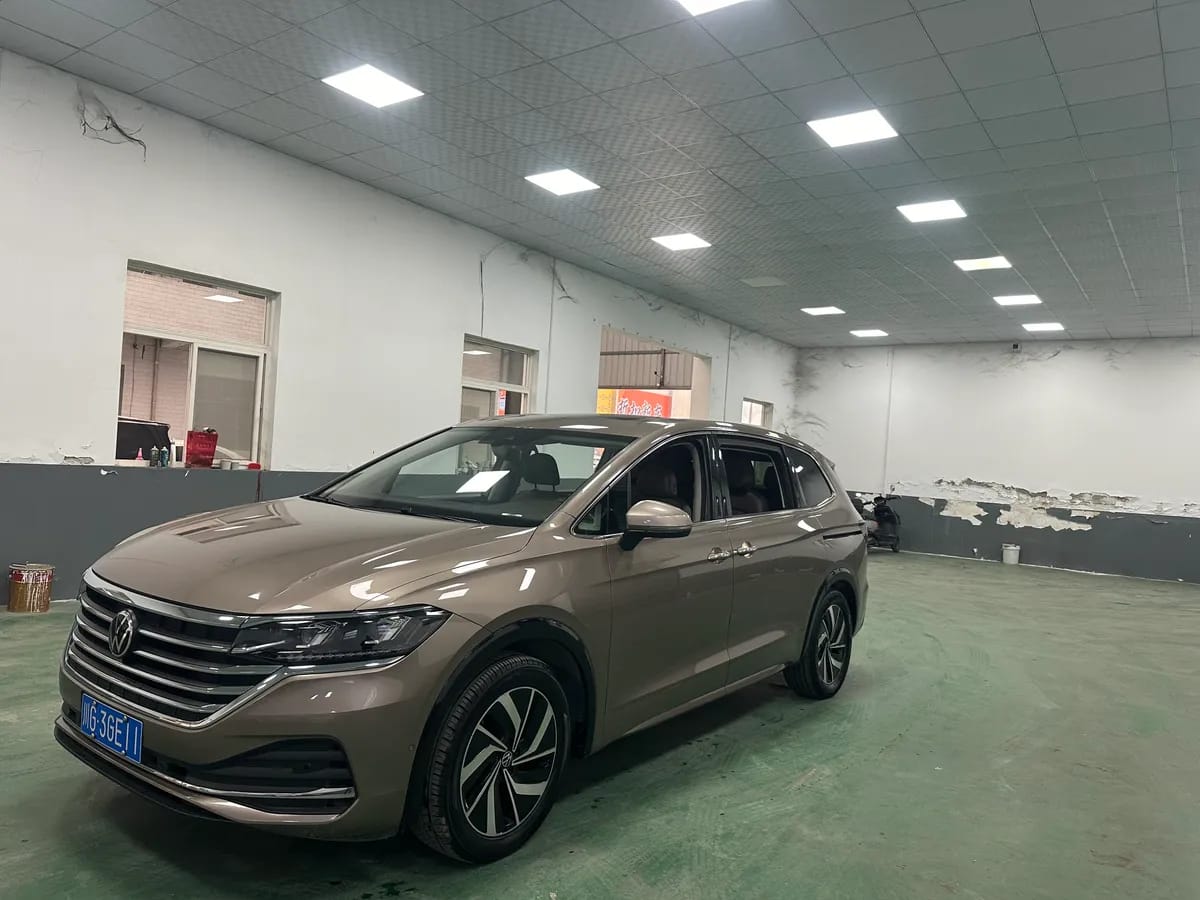 Volkswagen 2022 330TSI