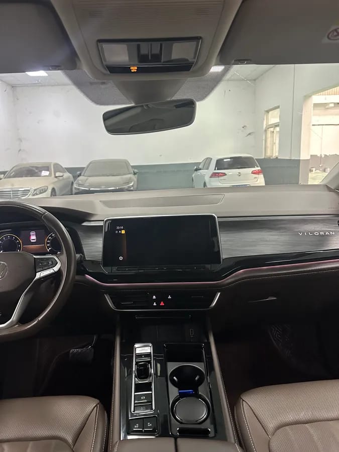 Volkswagen 2022 330TSI 10