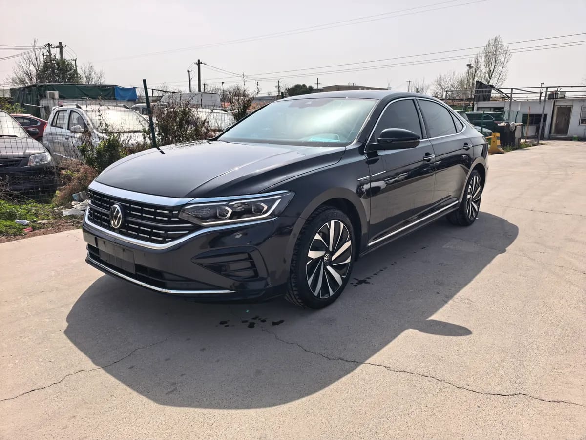 Volkswagen 2022 330TSI