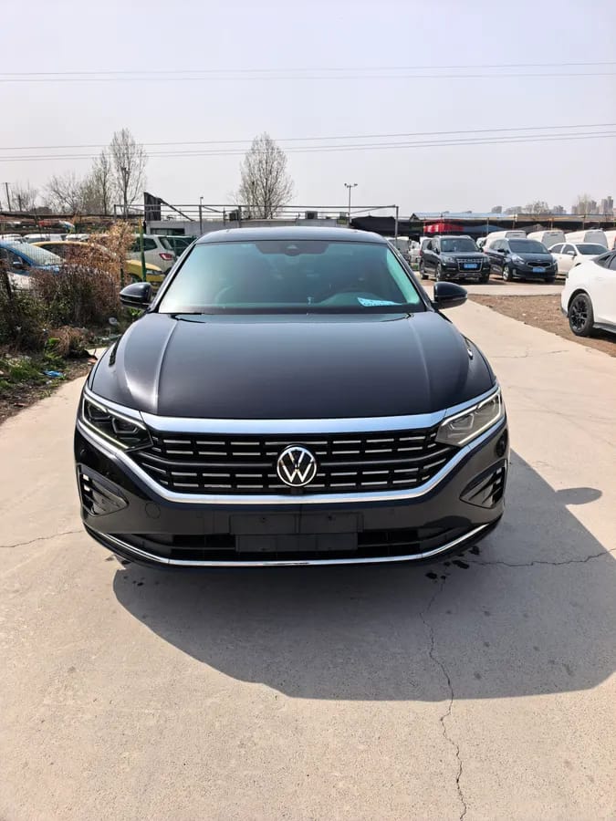 Volkswagen 2022 330TSI 2