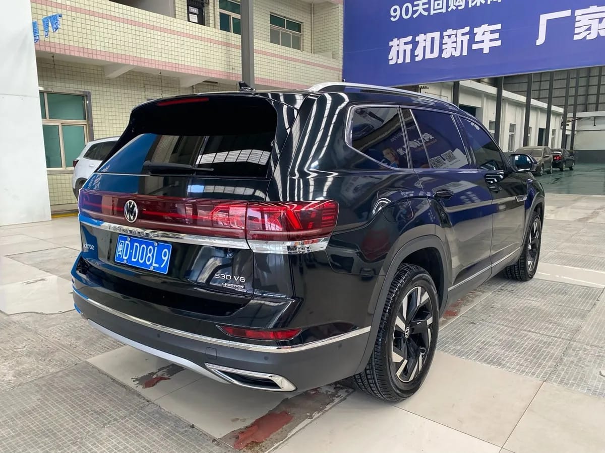 Volkswagen 2022 530 V6 4