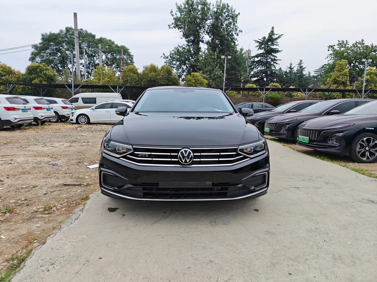 Volkswagen 2022 GTE 2