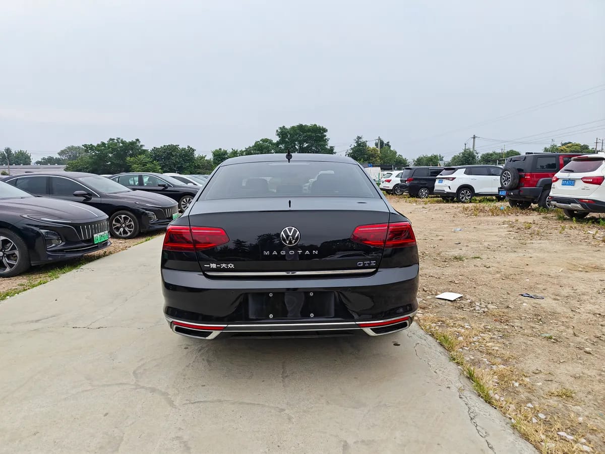 Volkswagen 2022 GTE 5