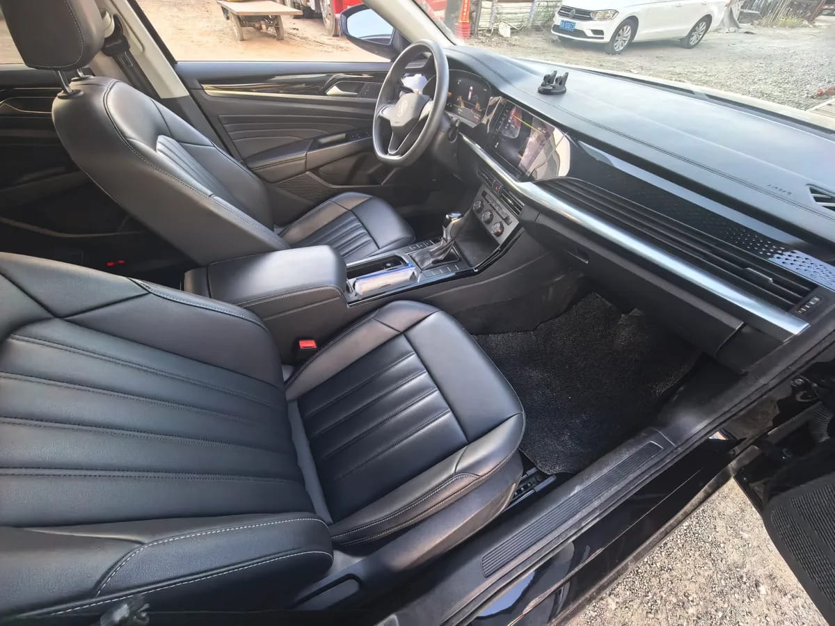 Volkswagen 2023 280TSI 6