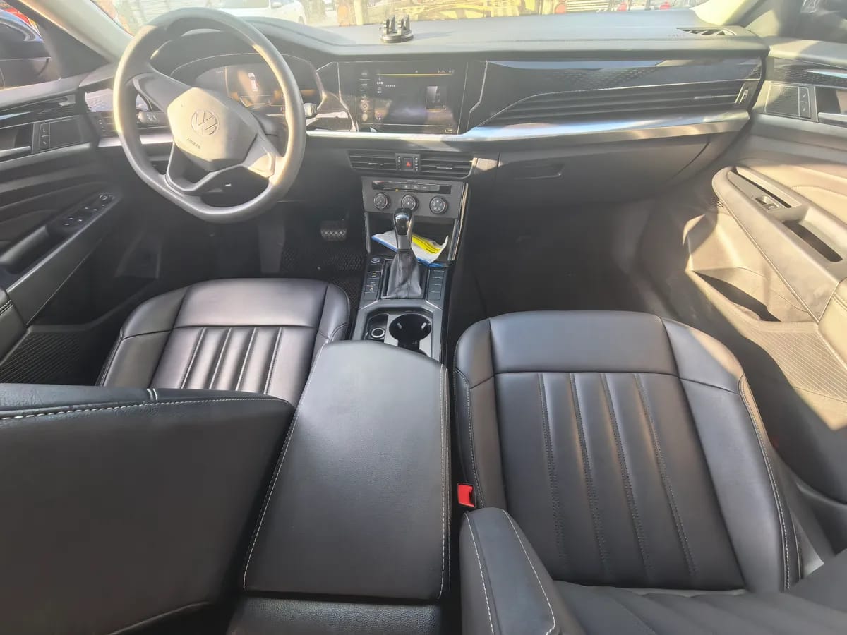 Volkswagen 2023 280TSI 8