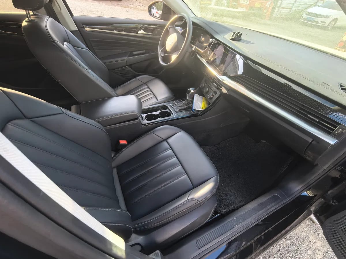Volkswagen 2023 280TSI 10
