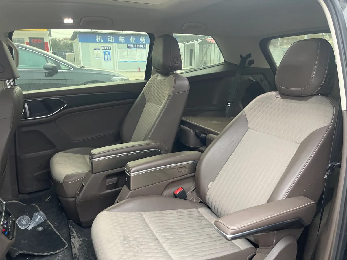 Volkswagen 2023 330TSI 4