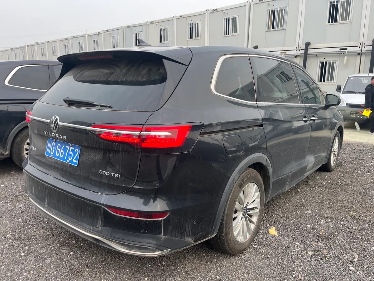 Volkswagen 2023 330TSI 6