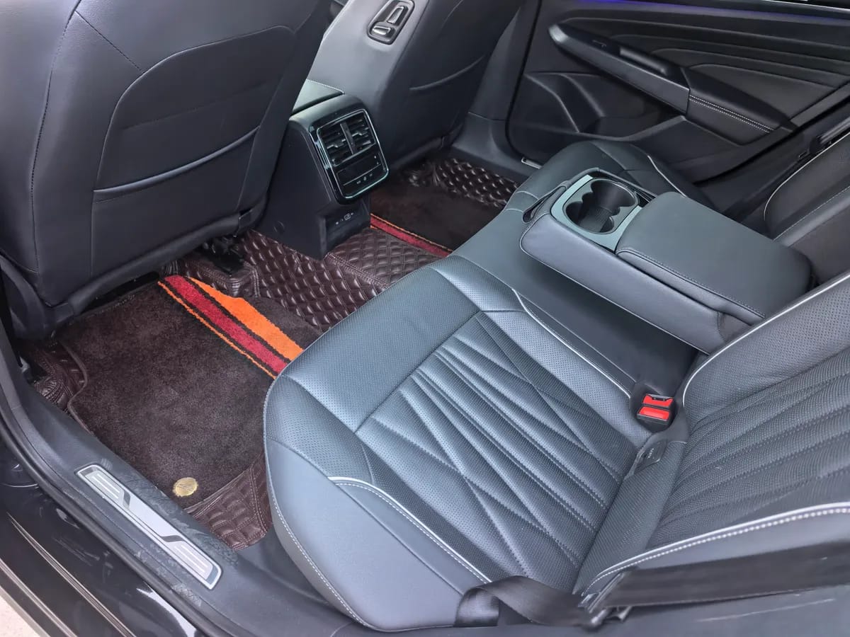 Volkswagen 2023 330TSI 4