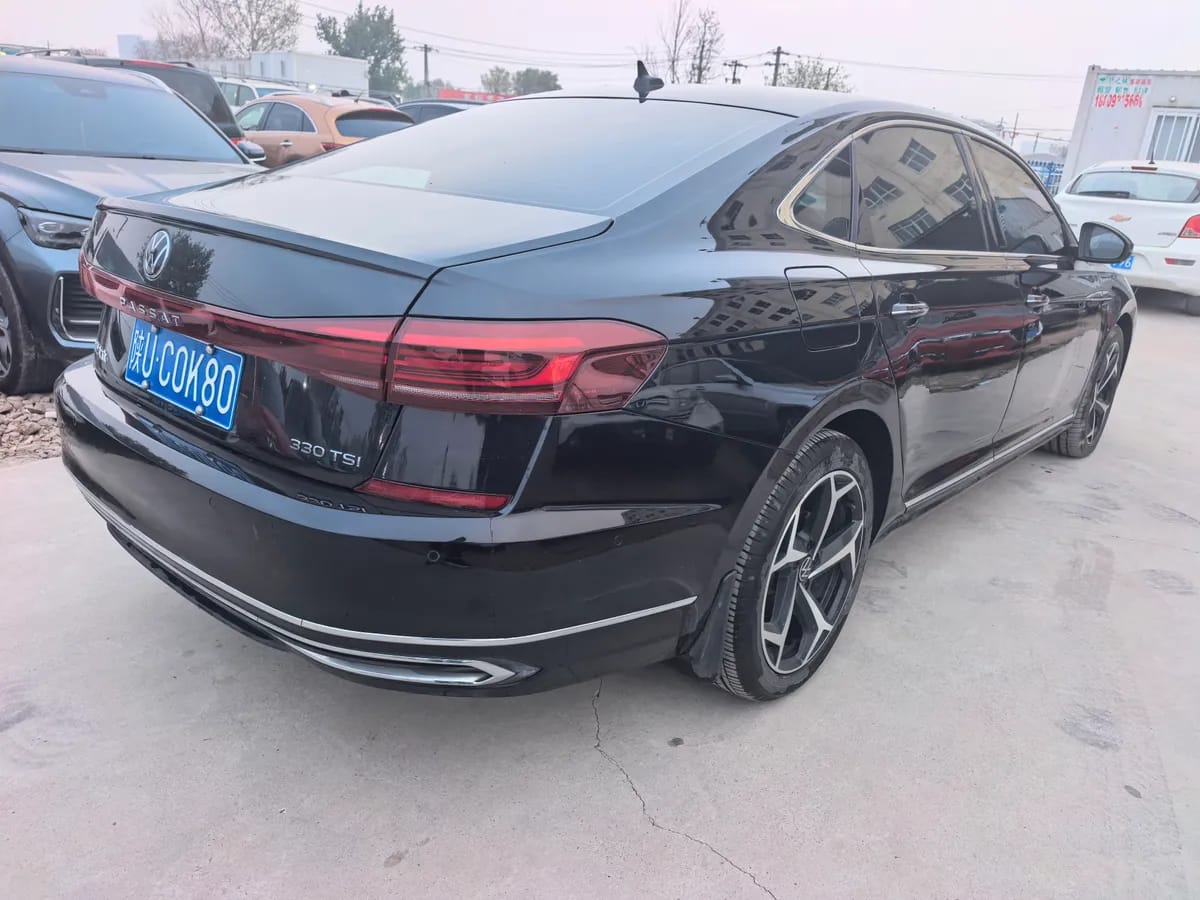 Volkswagen 2023 330TSI 6