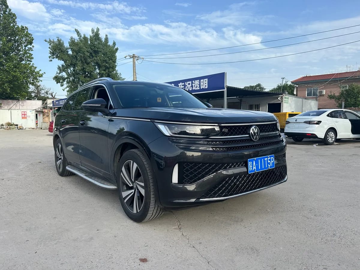 Volkswagen 2023 380TSI R-Line 3