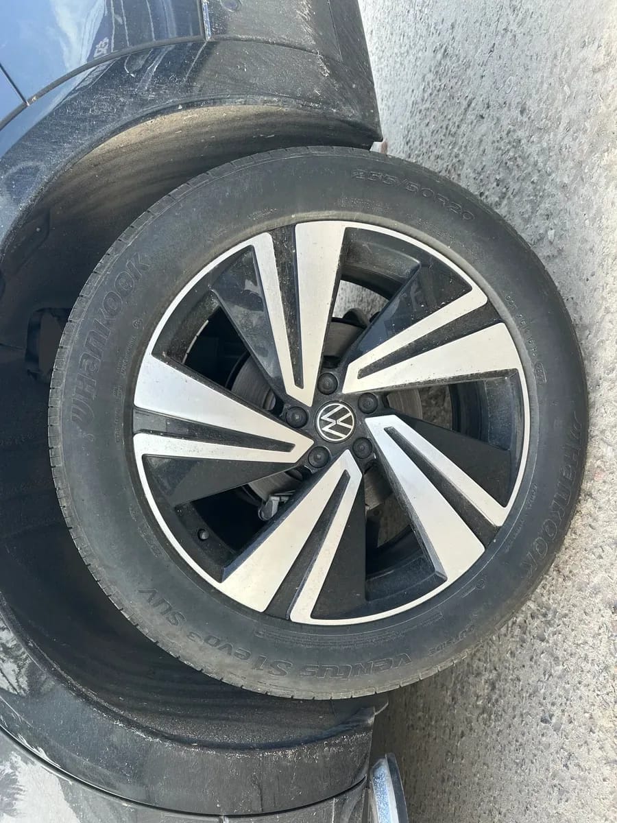 Volkswagen 2023 380TSI R-Line 9