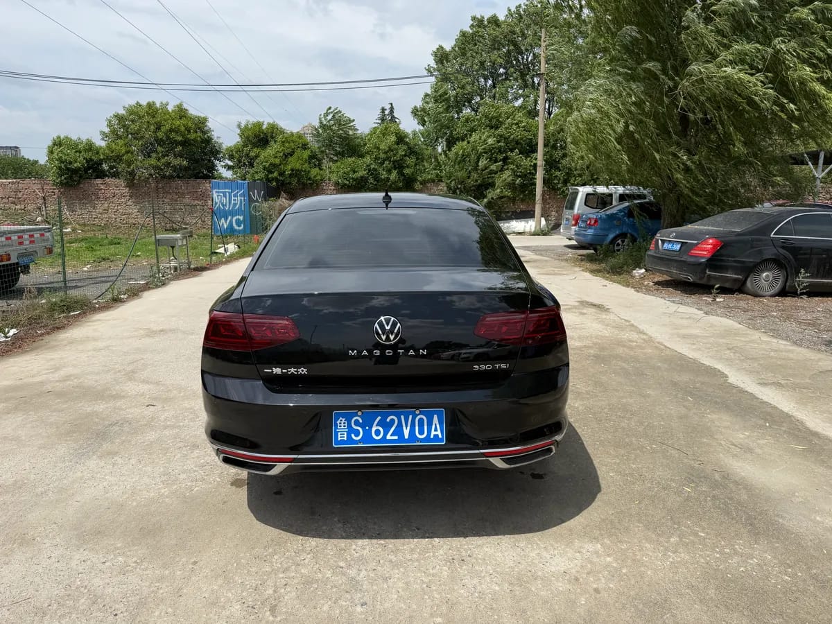 Volkswagen 2025 330TSI DSG 4