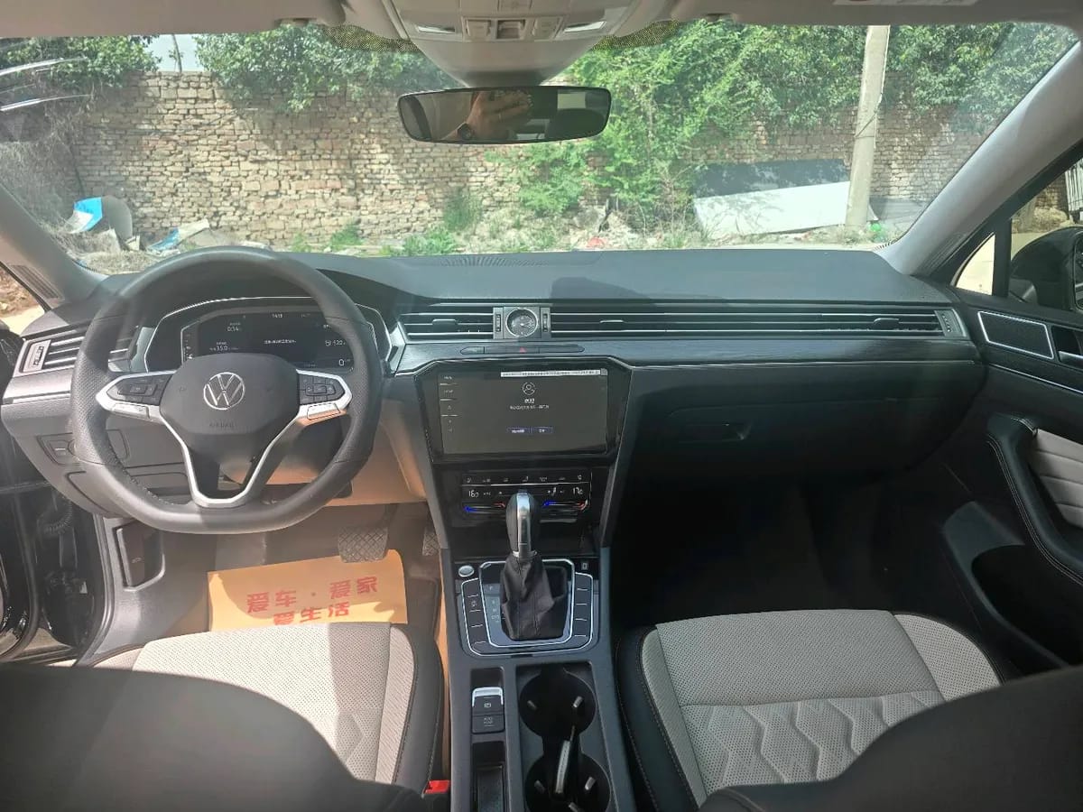 Volkswagen 2025 330TSI DSG 9