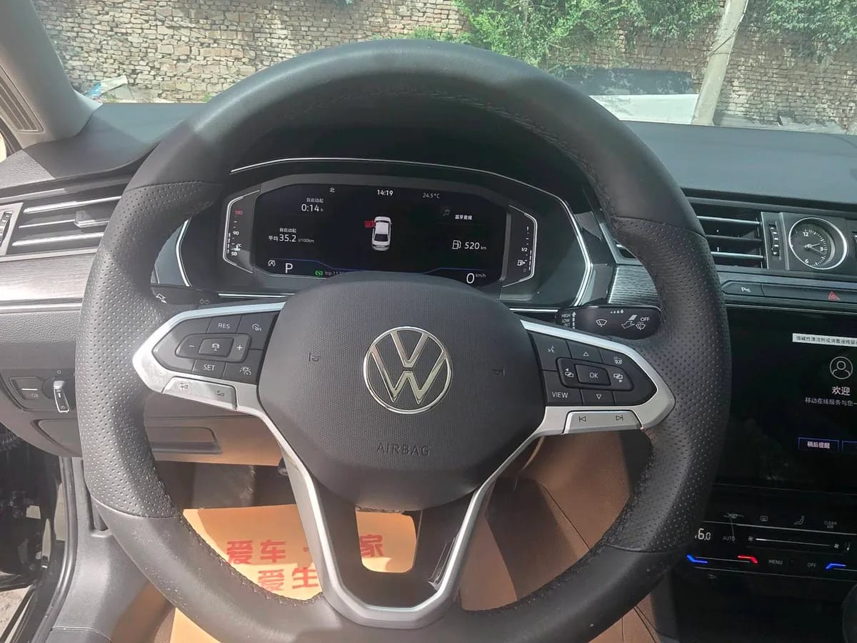 Volkswagen 2025 330TSI DSG 10