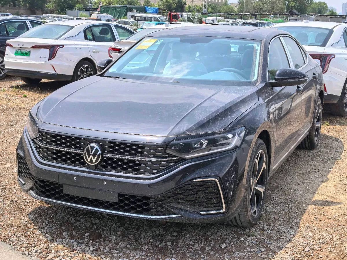 Volkswagen 2025 330TSI