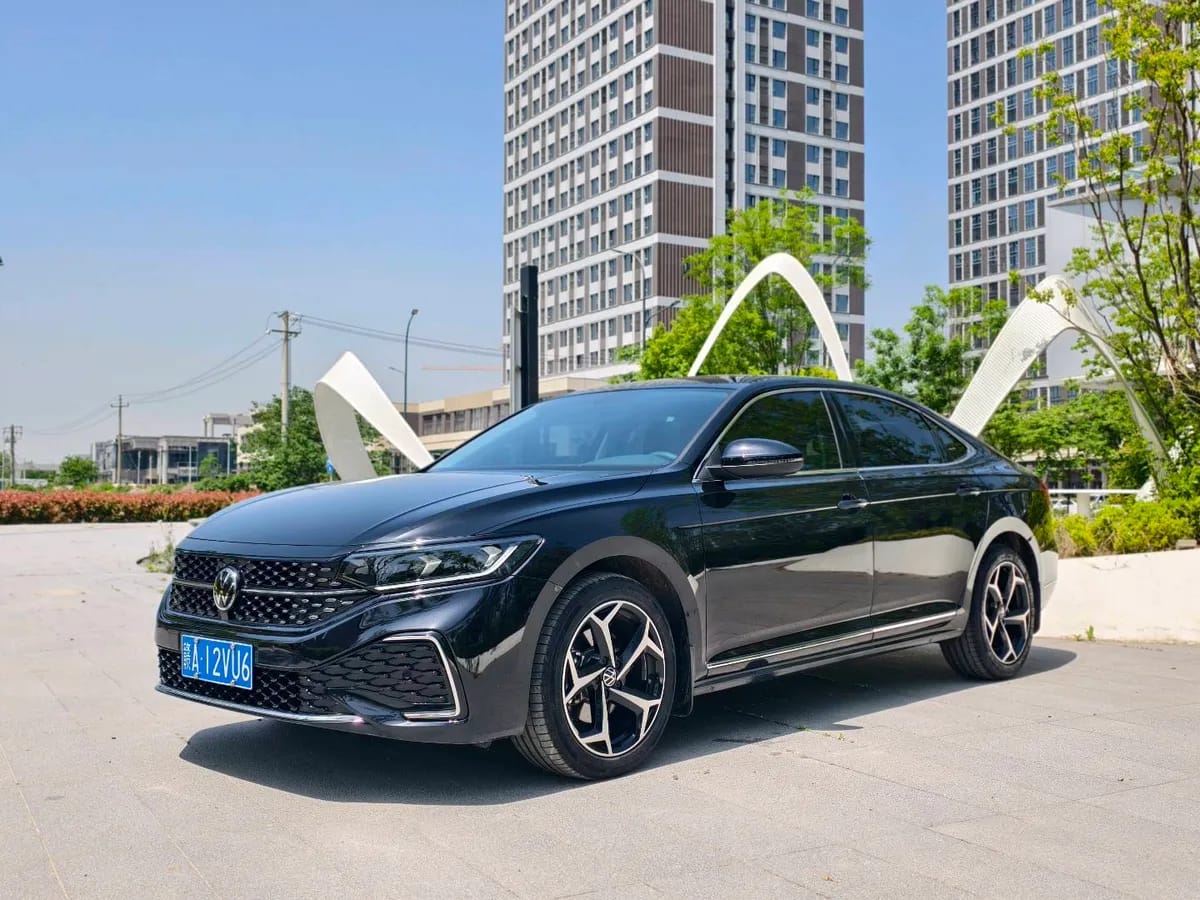 Volkswagen 2025 380TSI